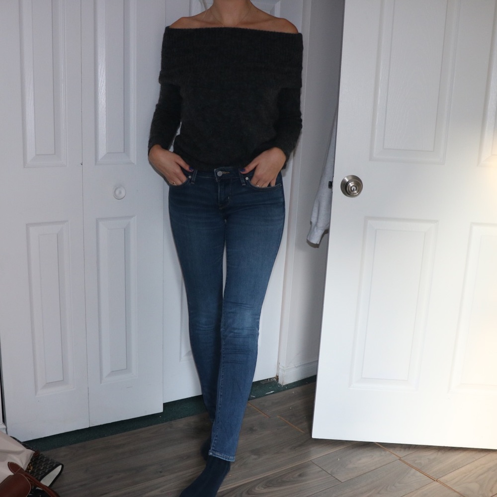 Levi’s Dark Wash Jeans